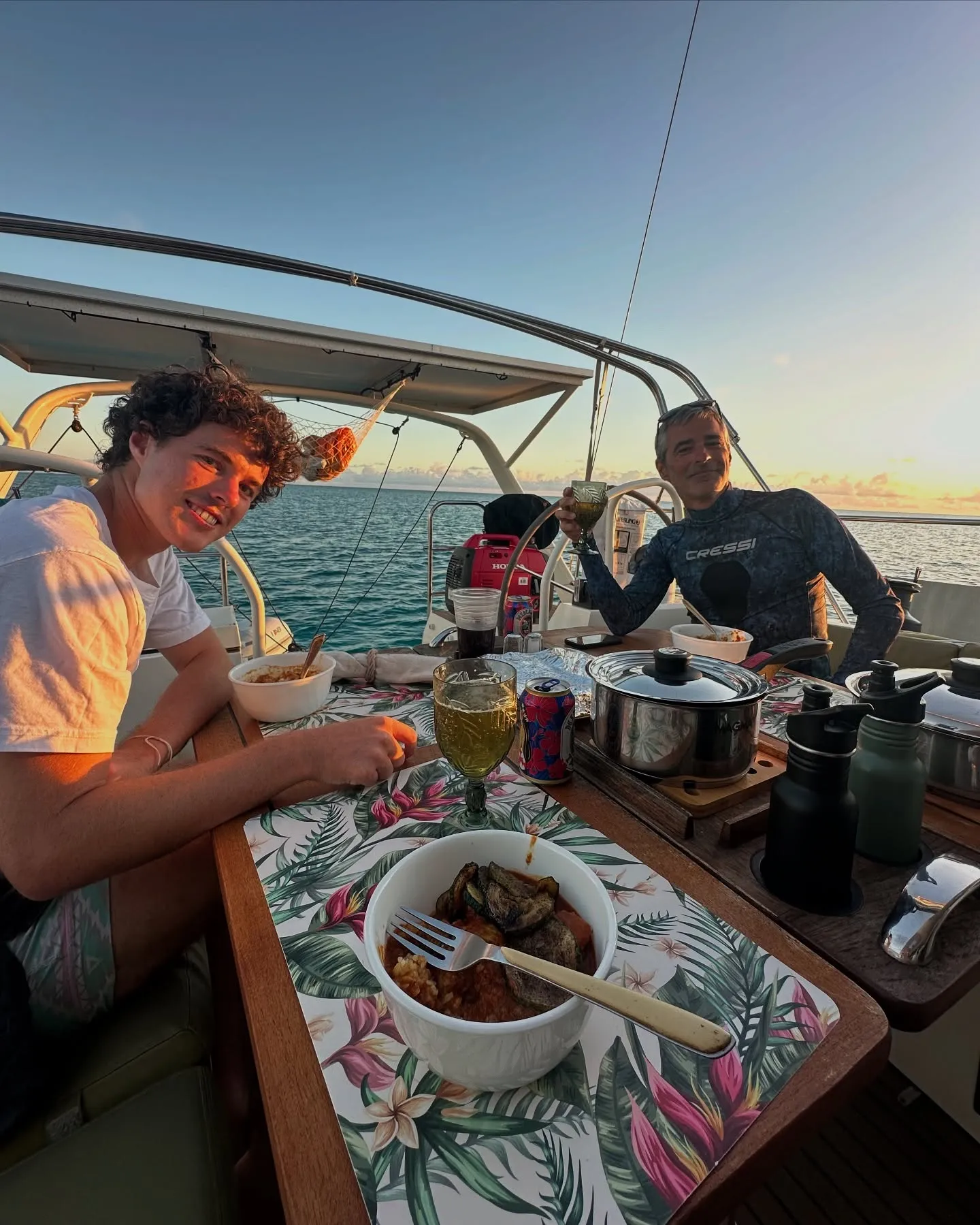 Sunset dinner in the cockpit. Sunset dinner in the cockpit.