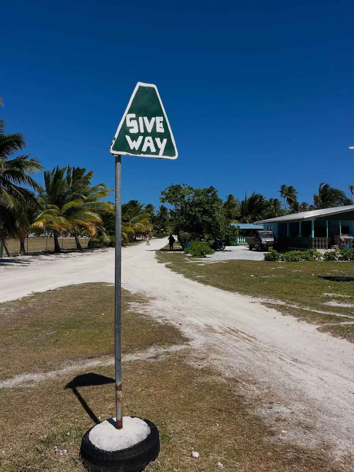 Give way (to...?) Give way (to...?)