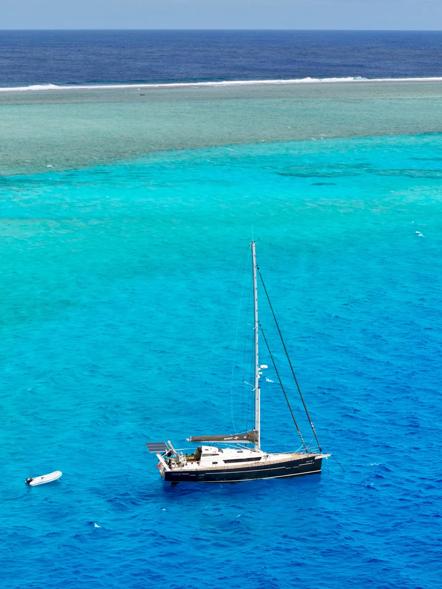 Anchored in turquoise water inside the reef. Anchored in turquoise water inside the reef.