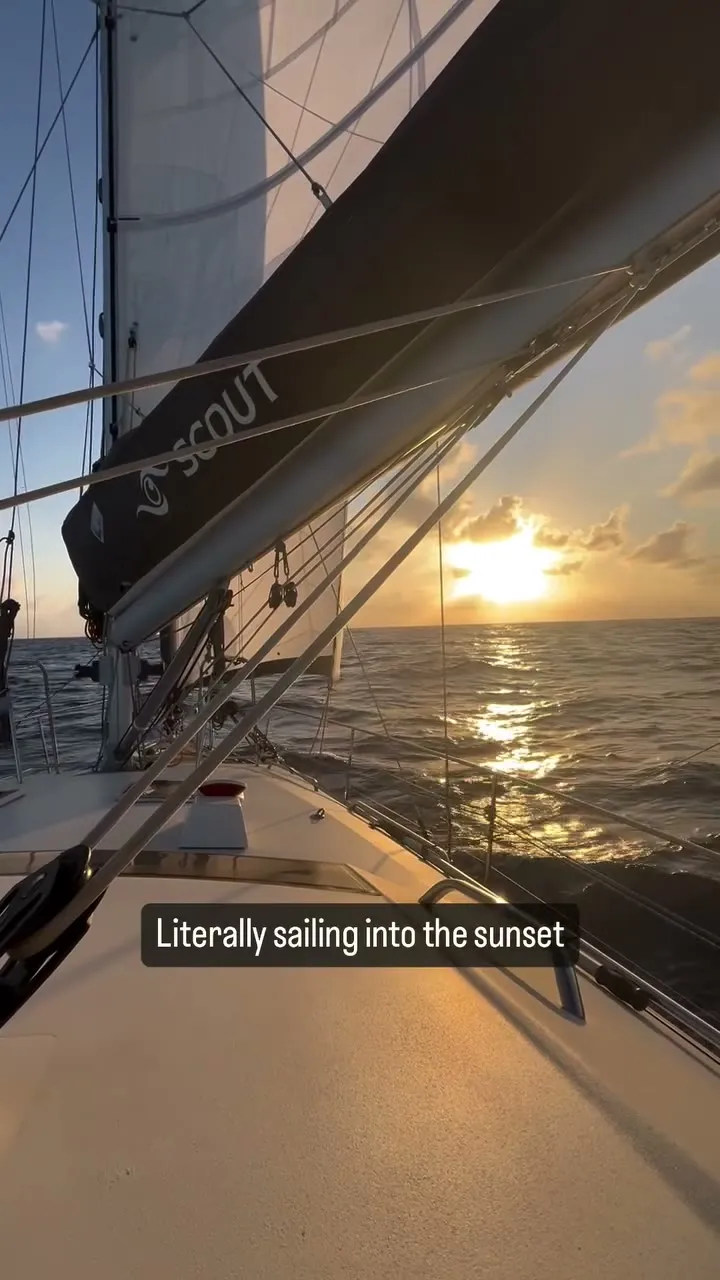 A relaxing downwind passage from Grand Cayman to Guanaja.