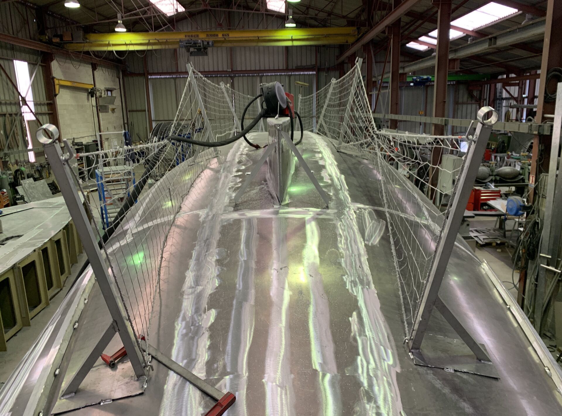 Plate welding on the underside of the hull.